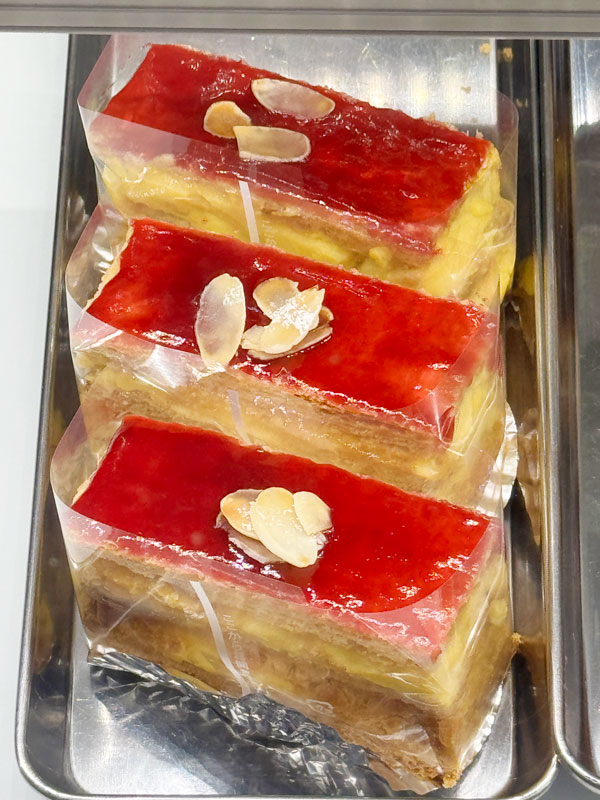 気まぐれお菓子の「ルージュ」