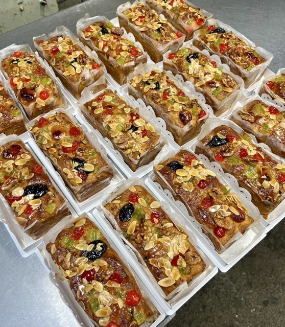 こちらも人気のドライフルーツケーキ