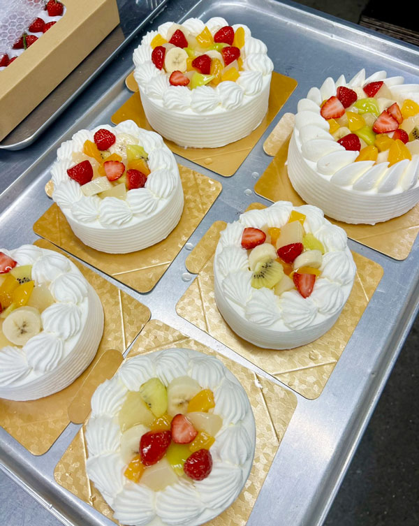 生クリームデコレーション（冬の苺入りver）