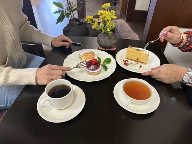 リンゴのチーズケーキ、タルト・オ・カシス、松崎レモンケーキ