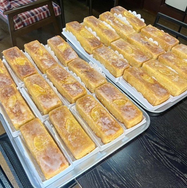 お土産にも人気な松崎みかんケーキ